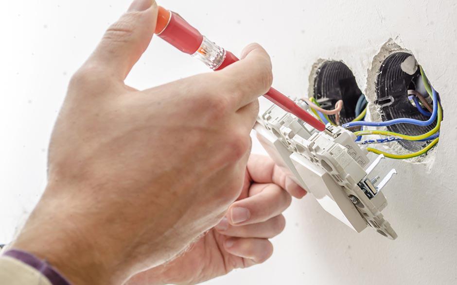 recherche travail électricien bâtiment Saint-Ouen