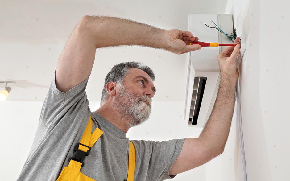 je recherche un électricien Nandy
